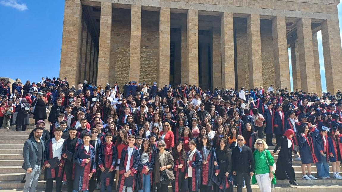8.Sınıftan mezun olacak öğrencilerimizle Anıtkabir'i ziyaret ettik.